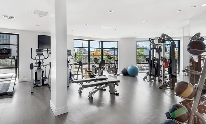 Rented by Charney Real Estate LLC | media 27