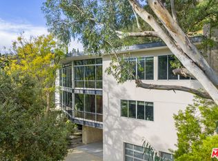 2207 Bowmont Dr, Beverly Hills, CA 90210