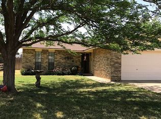 2913 Lometa Dr, Plainview, TX 79072