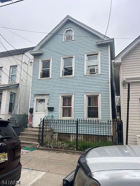 1st image of 86 4Th St