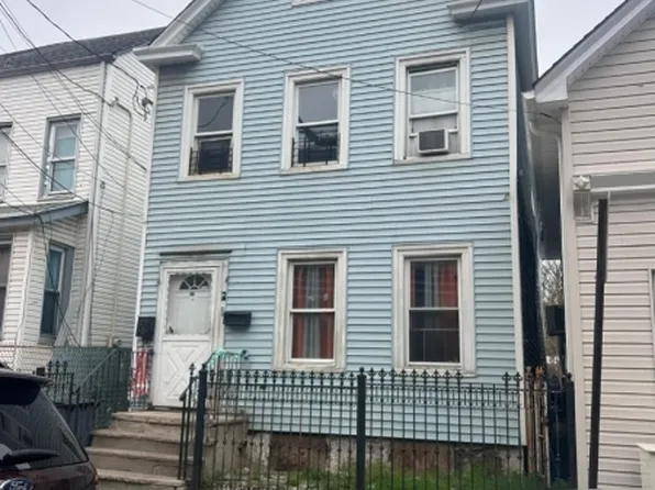 86 4Th St, Elizabeth City, NJ 07206