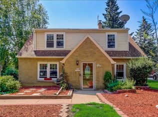 N86W18041 Main St, Menomonee Falls, WI 53051