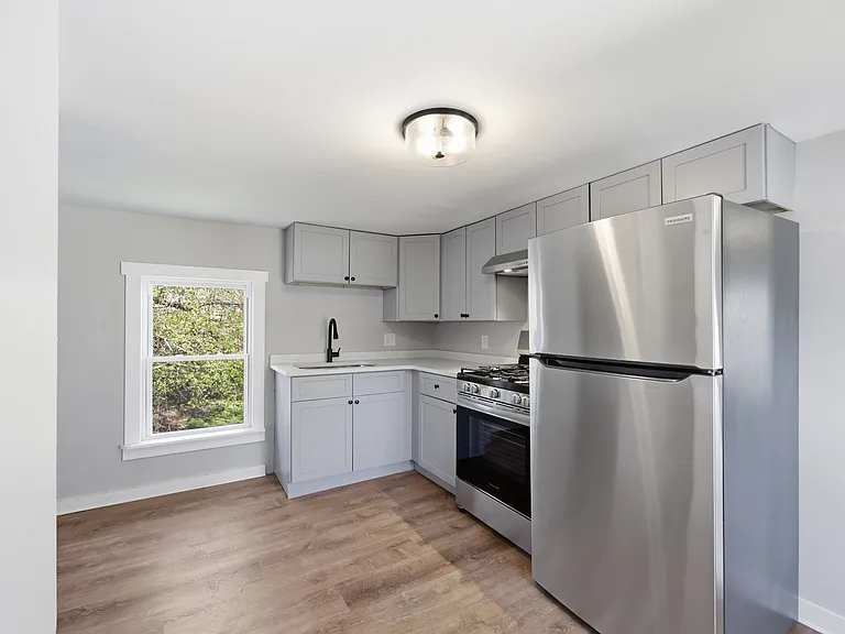 23 Clinton Ave #2 — Photo 4