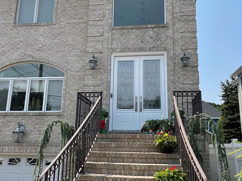1st image of 438 College Ave