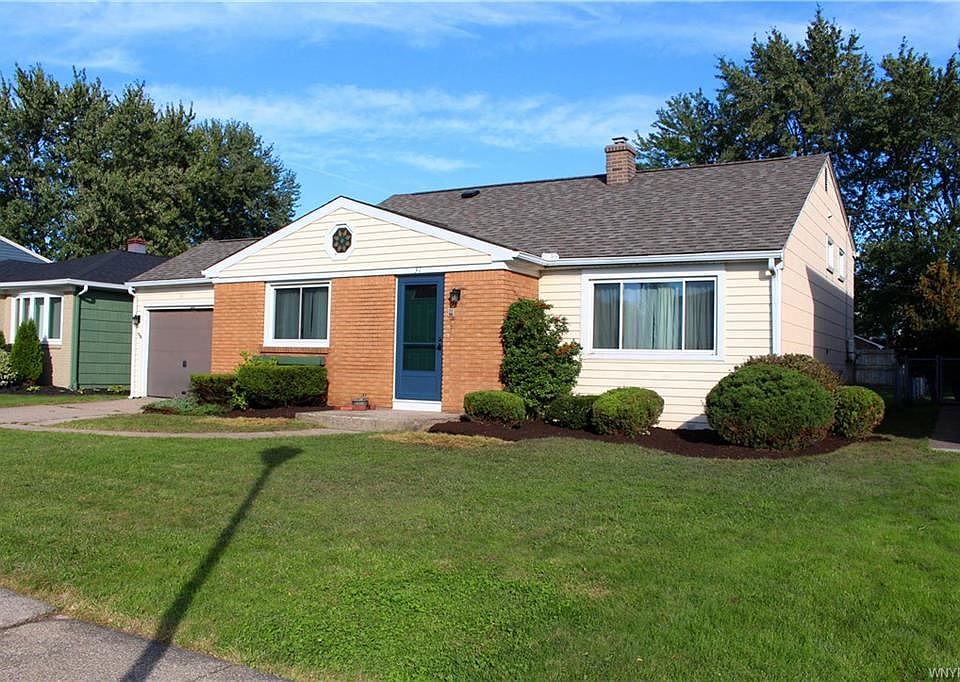 1st image of 31 Bahama Ln