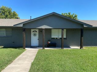 700 S 3rd St, Sanger, TX 76266