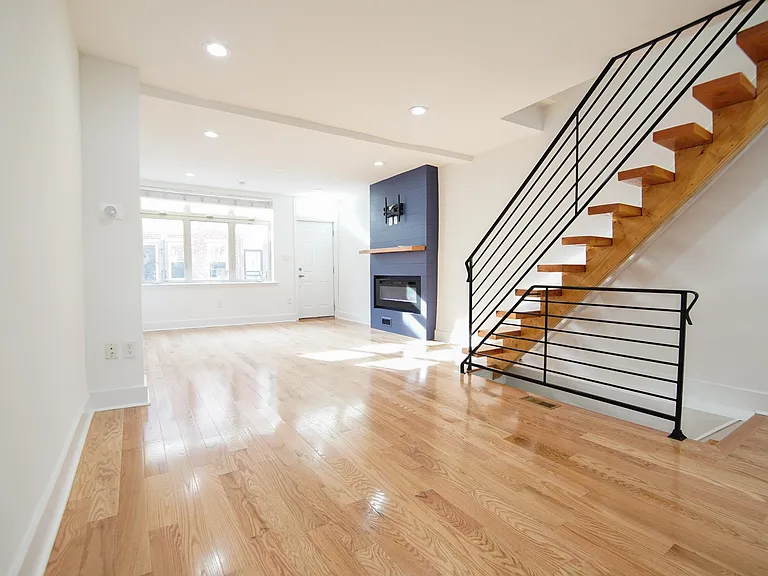 2129 Latona St — Photo 7