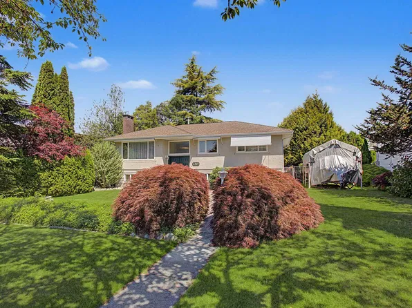 6541 Grant St, Burnaby, BC V5B 2K9