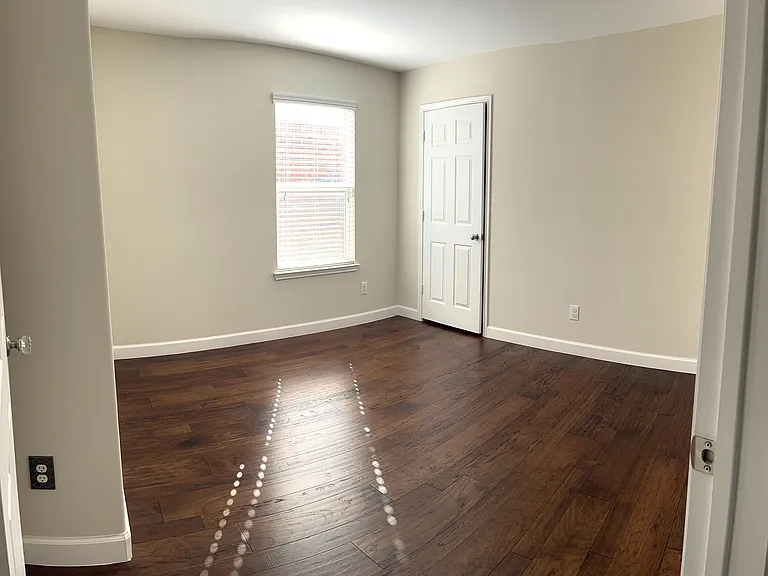 135 Feverbush Dr — Photo 5