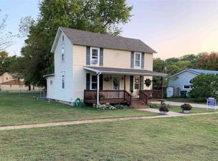 221 Simcock St, Council Grove, KS 66846