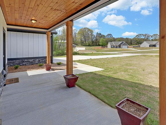 3rd image of 111 Topher St