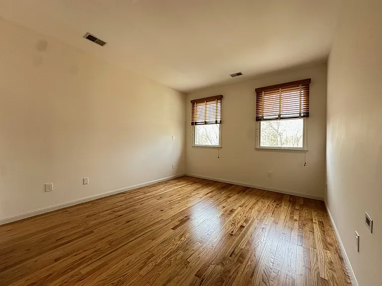 865 Arnold Ave — Photo 7