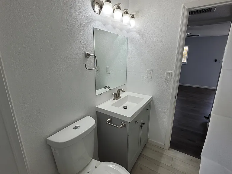 1325 N 48th St #2 — Photo 37