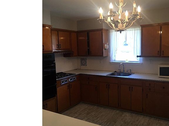 4th image of 2335 Borbeck Ave