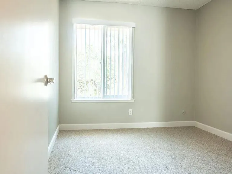 Sierra Square — Photo 12