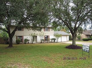 8 Richland Cir, Angleton, TX 77515