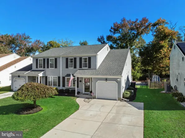 18 Woodmill Dr, Clementon, NJ 08021