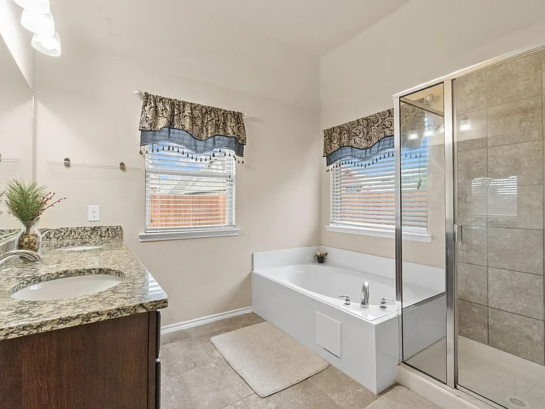 120 Rustic Oak Ln — Photo 14
