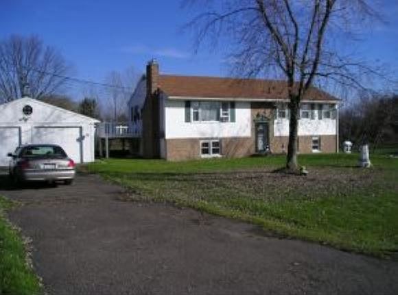 2nd image of 1887 Forest Hill Rd