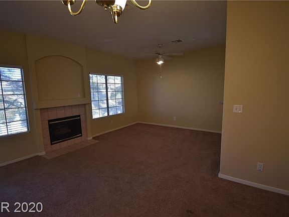 3rd image of 1900 N Torrey Pines Dr Unit 218