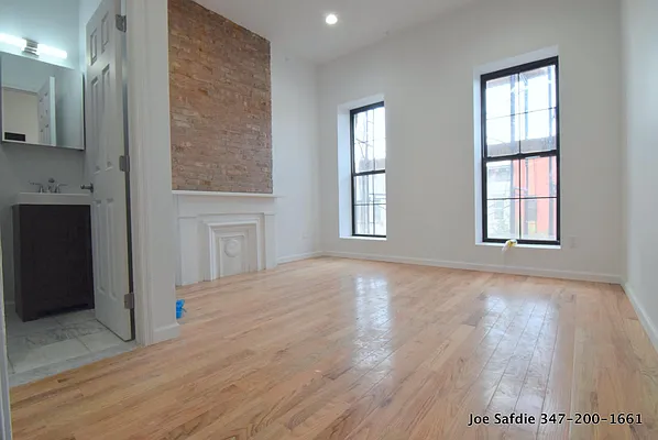Rented by Safdie Realty Group | media 18