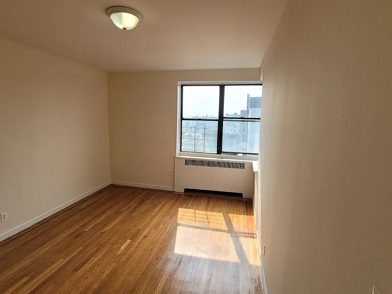 1066 Ward Ave #1E — Photo 5