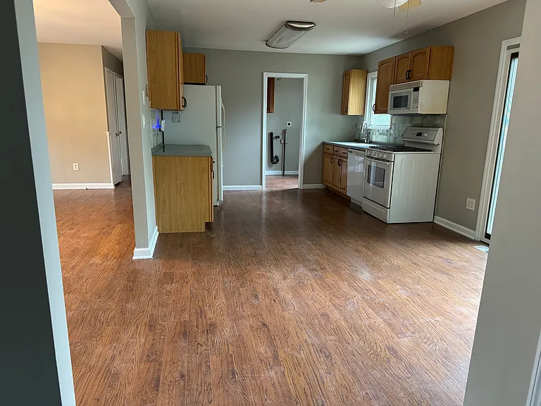 1909 8th Ave — Photo 12
