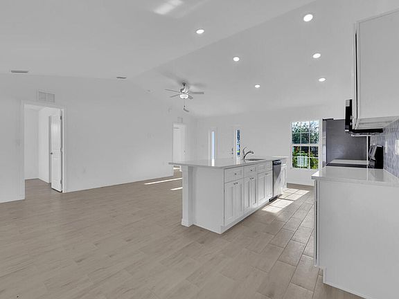 5th image of 3203 NW 5th Ave