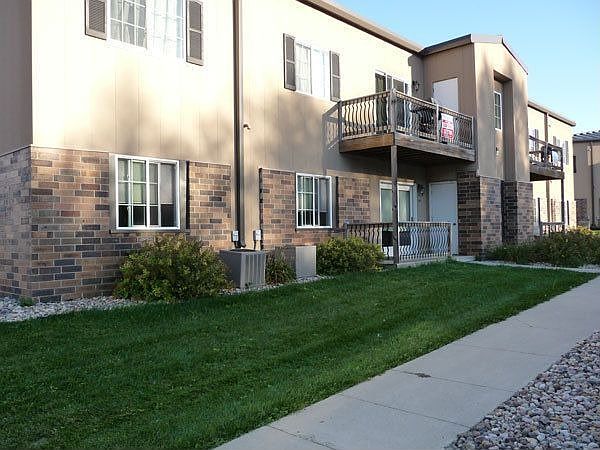 1st image of 3 27th St Unit 115