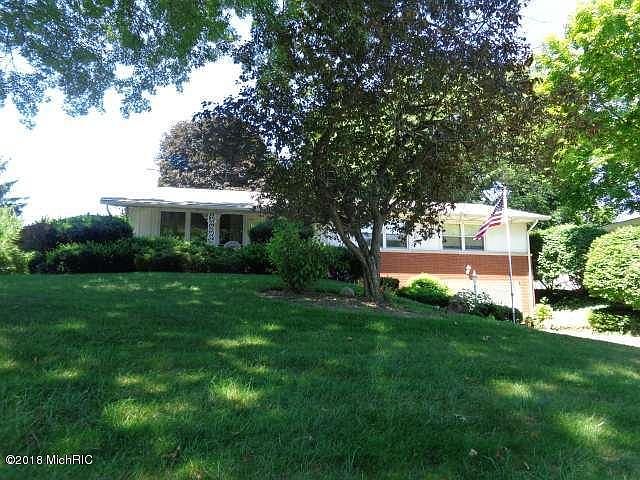 1st image of 814 Iroquois Trl