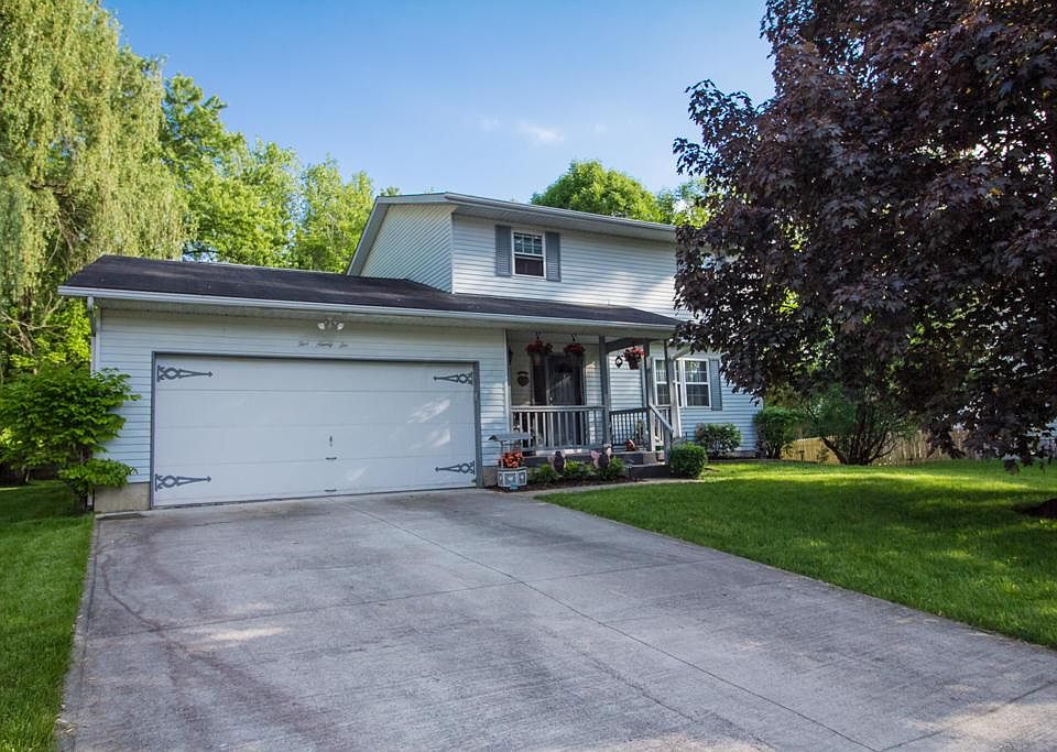 1st image of 596 Laurel Dr SW