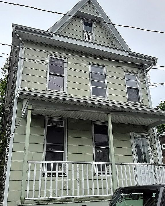 1st image of 846 Linden St