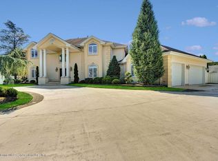 1406 Oakwood Hollow Ln, Toms River, NJ 08755