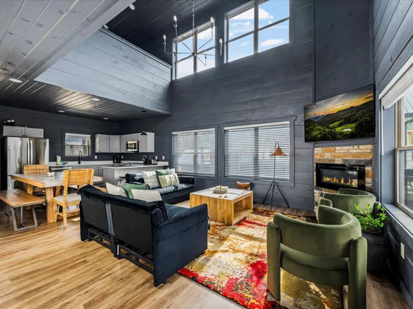 528 Warbonnet Way #Id1022144p, Pigeon Forge, TN 37863