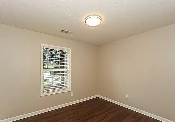2nd image of 382 Greenbrook Dr