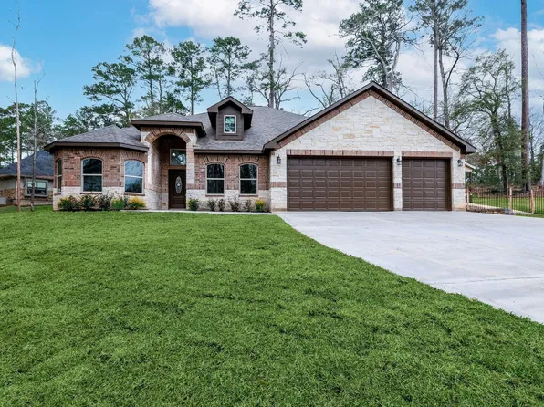 1737 E Lake Dr, Huntsville, TX 77340