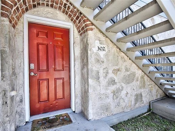 2nd image of 302-2606 Salado St #302