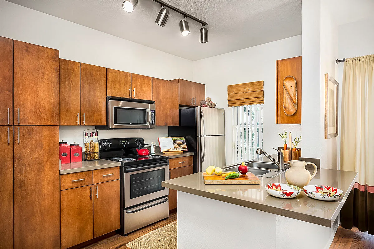 Pinnacle Highland Apartments — Photo 4