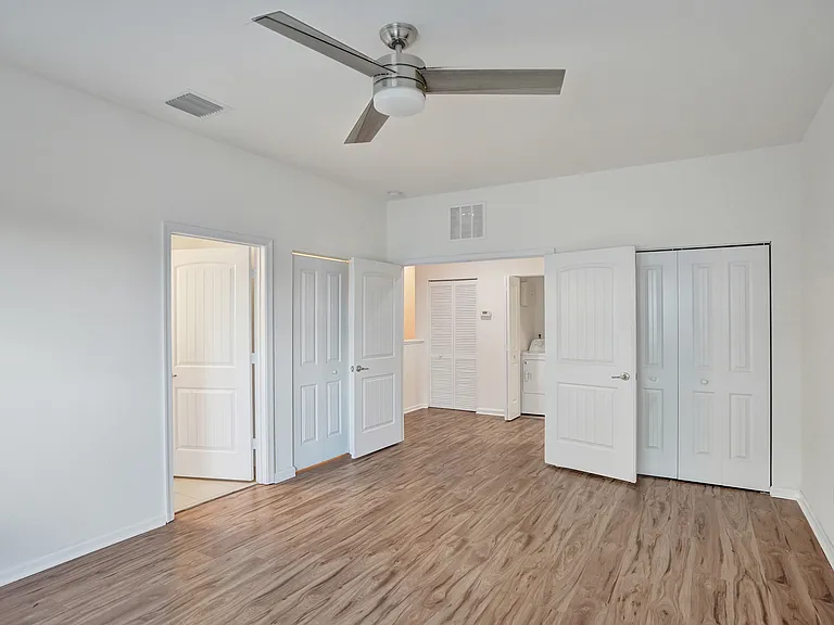 4234 N Dixie Hwy #122 — Photo 18