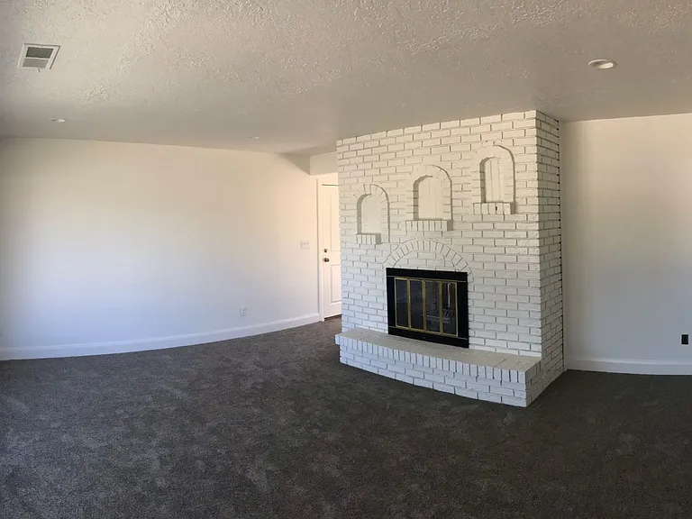 1035 Red Bud Cir — Photo 8
