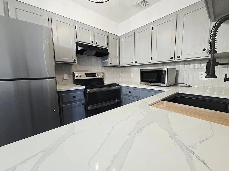 1833 Plum Ct — Photo 9