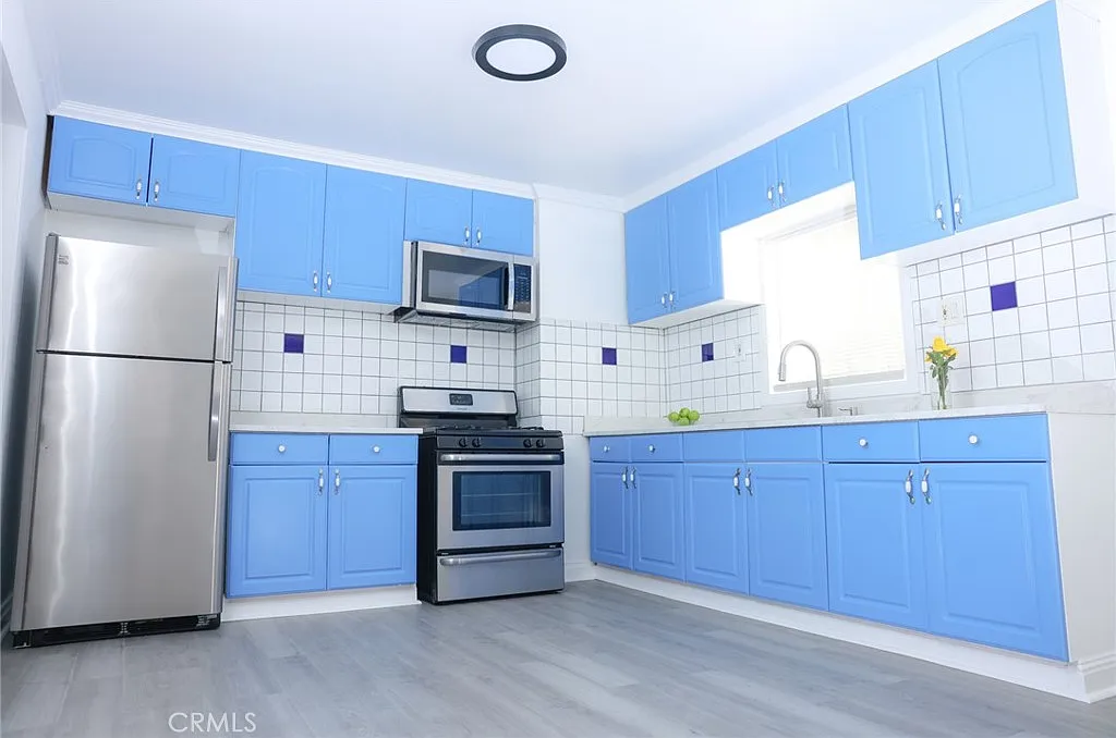 2 bed, 725 sqft, $2,500 — Photo 3