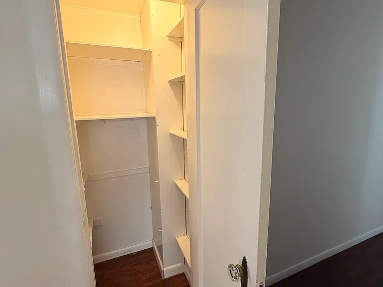 814 24th St #1 — Photo 6
