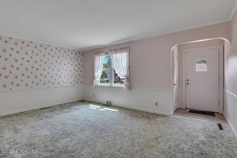 3rd image of 327 Sullivan Road