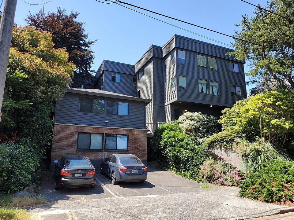 4111 Whitman Ave N #303