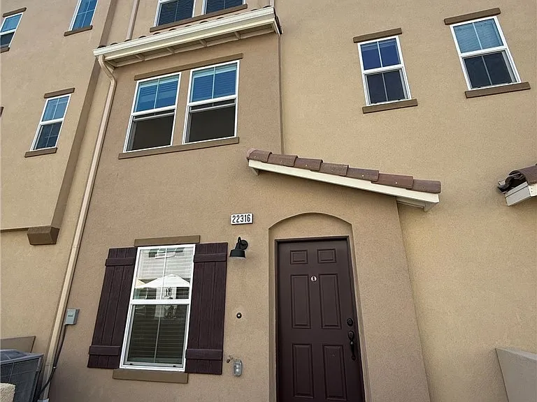 22316 Spanish Oak Ct — Photo 1