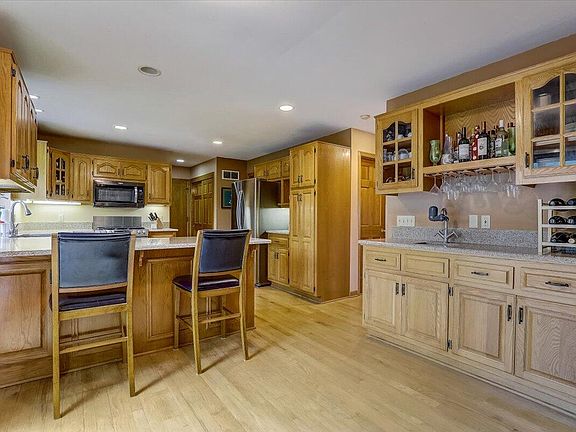 5th image of 2234 W Glenbrook Ln
