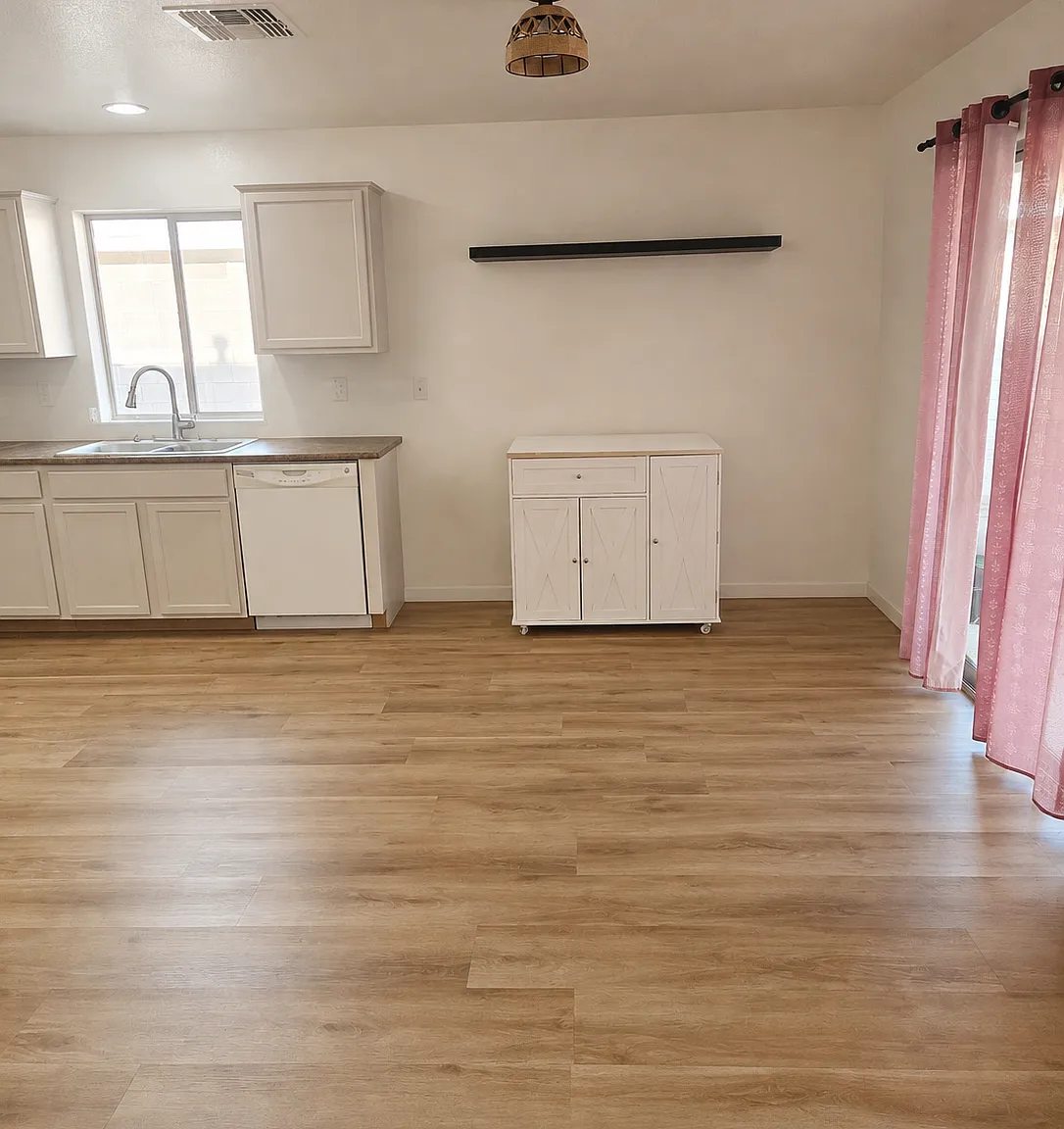 3 bed, 1485 sqft, $2,000 — Photo 4