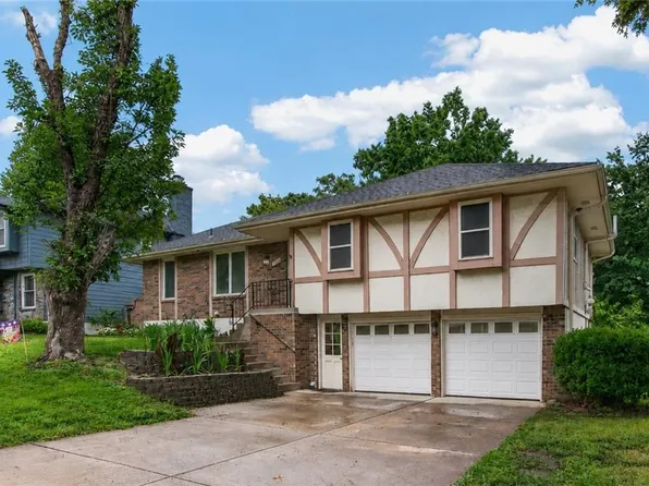 3523 NE Stanton St, Lees Summit, MO 64064