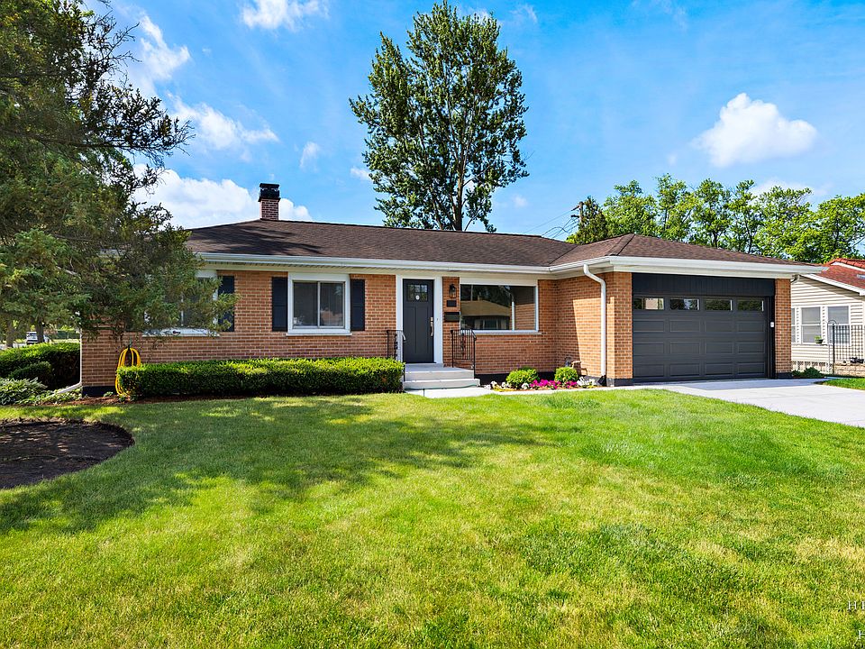 1st image of 49 King Ln